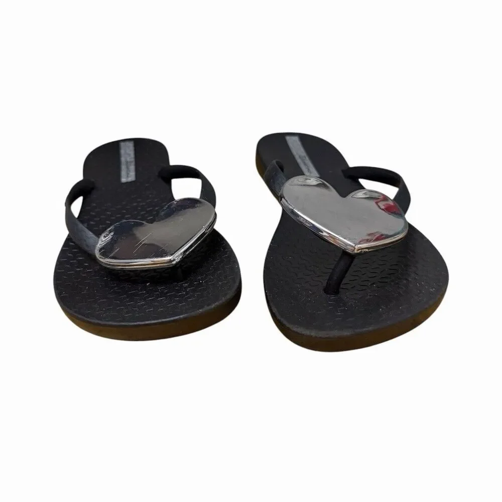 Ipanema Kids Girls Sz 2/3 Black Flip Flops Silver Heart Accent Sandals Slip On
